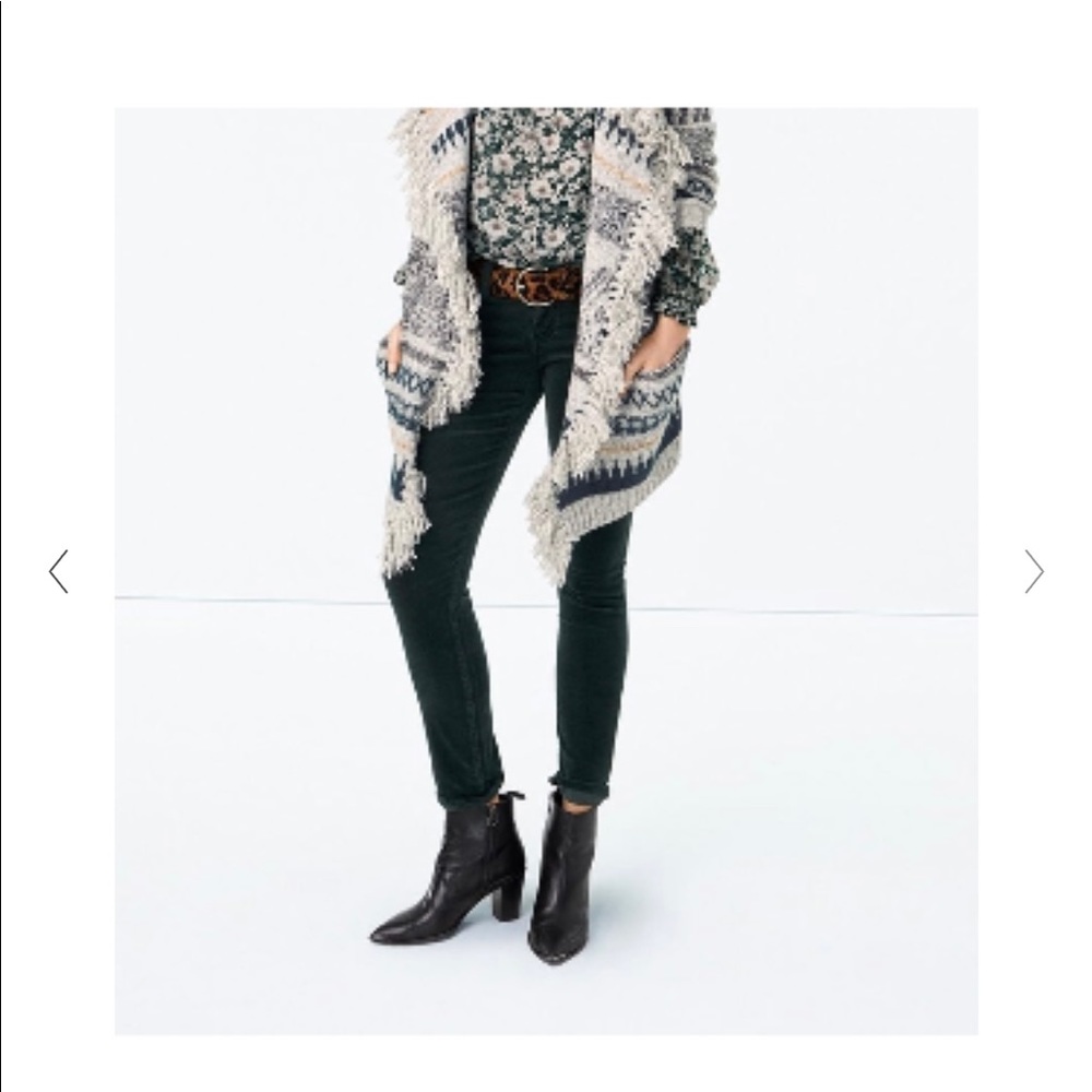 CAbi skinny cord pants in forest green. Sz 4